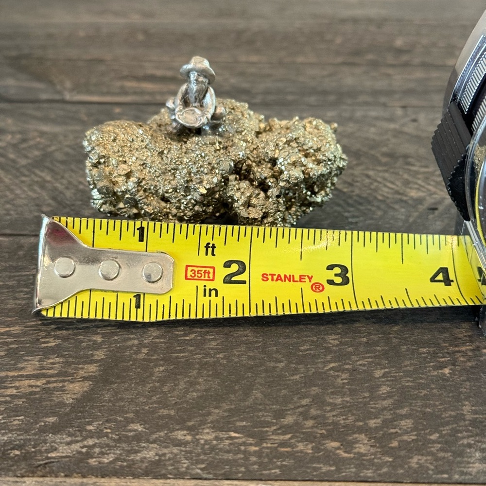 Miniature Unknown Metal Miner Panning for Gold Paper Weight - Picture 5 of 5